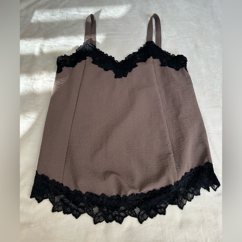Dark green tank top with black lace design